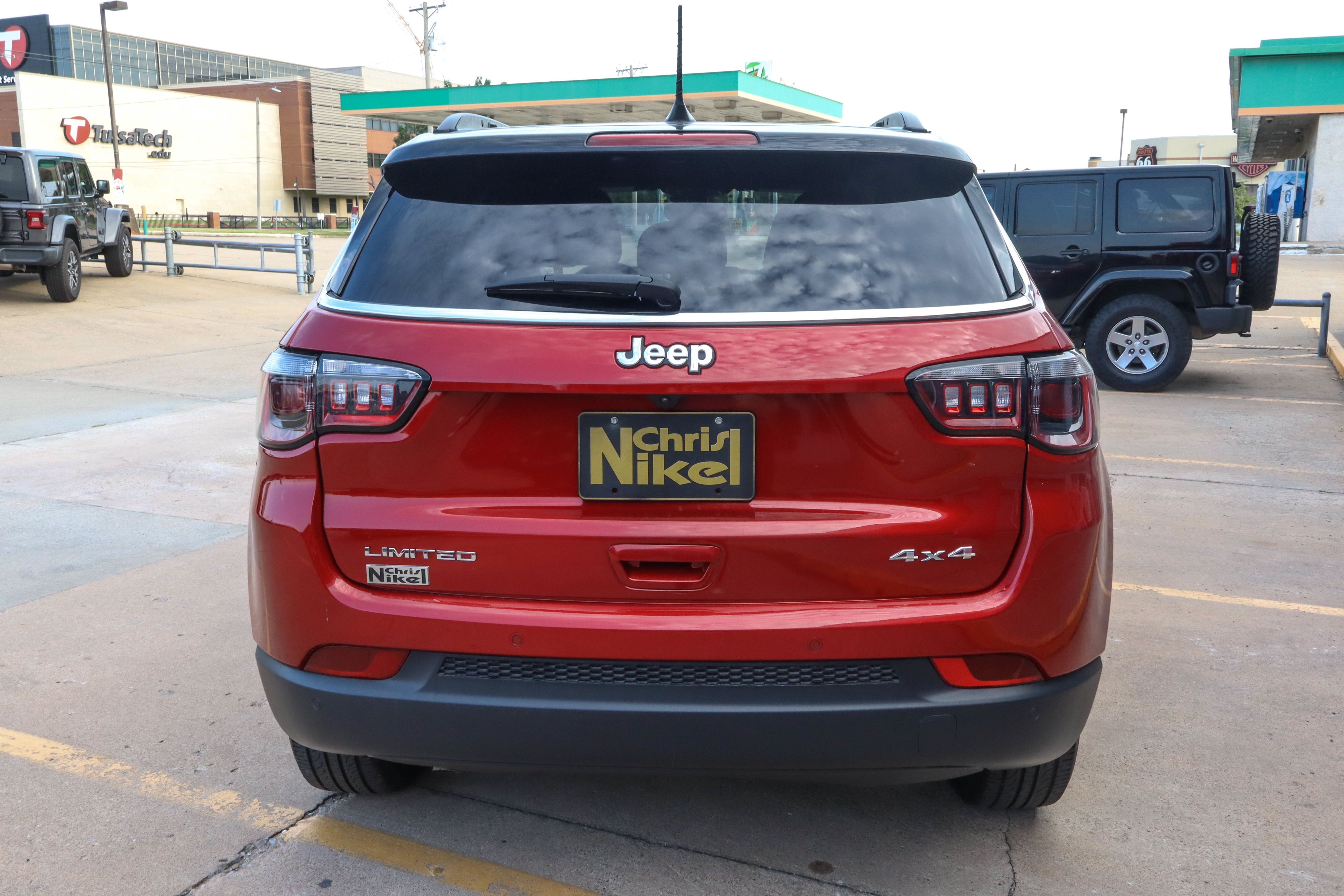 Used 2025 Jeep Compass Limited AWD/4WD image 13