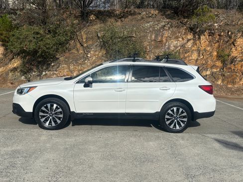 Used 2015 Subaru Outback 2.5i Limited w/ Protection Package #1 AWD/4WD image 2