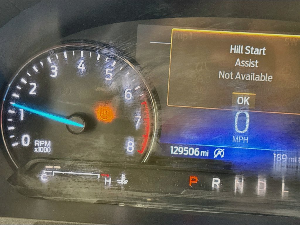 Used 2021 Ford Explorer XLT w/ Equipment Group 202A RWD image 14