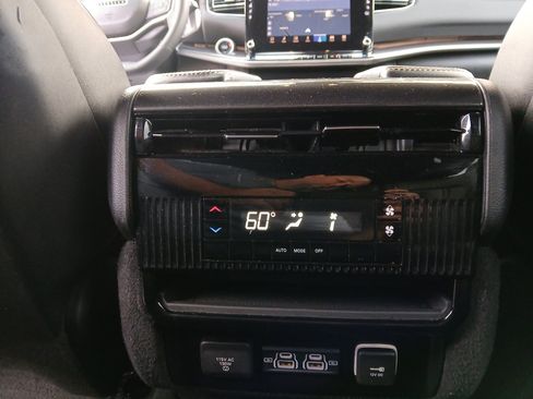 Used 2024 Jeep Wagoneer L 4WD image 52