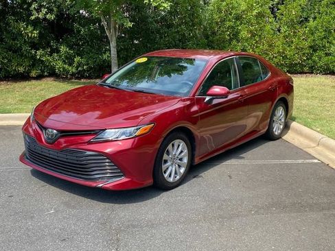 Used 2020 Toyota Camry LE FWD image 3