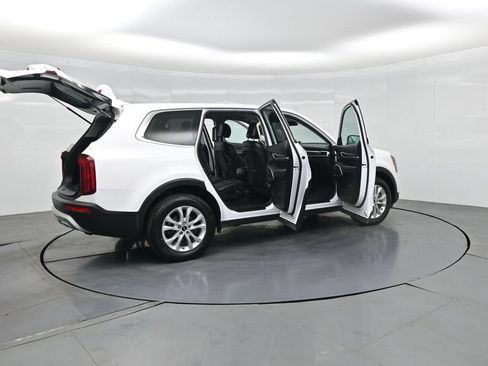 Used 2021 Kia Telluride LX FWD image 4
