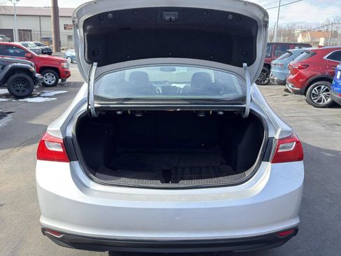 Used 2017 Chevrolet Malibu LT w/ Leather Package image 29