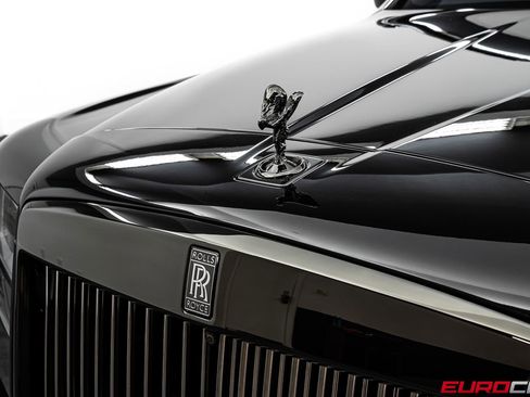 Used 2020 Rolls-Royce Cullinan Black Badge AWD/4WD image 11