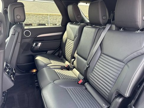 Certified 2025 Land Rover Discovery Dynamic SE AWD/4WD image 16