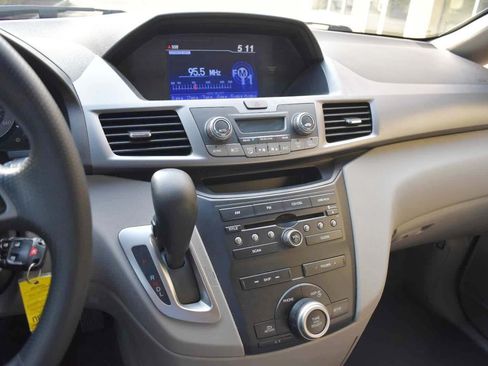 Used 2013 Honda Odyssey EX image 18