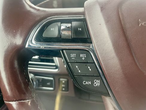 Used 2018 Lincoln Navigator Black Label AWD/4WD image 15