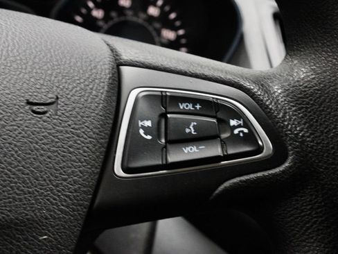 Used 2018 Ford Escape SE w/ Ford Safe & Smart Package FWD image 26