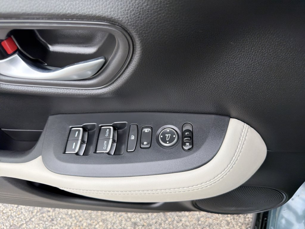 Used 2027 Honda HR-V EX-L image 22