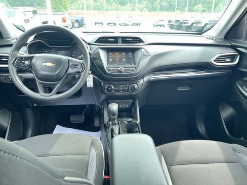 Used 2023 Chevrolet TrailBlazer LS FWD image 18