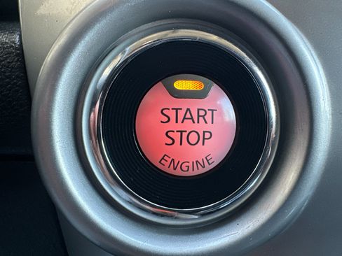 Used 2017 Nissan Titan SL image 22