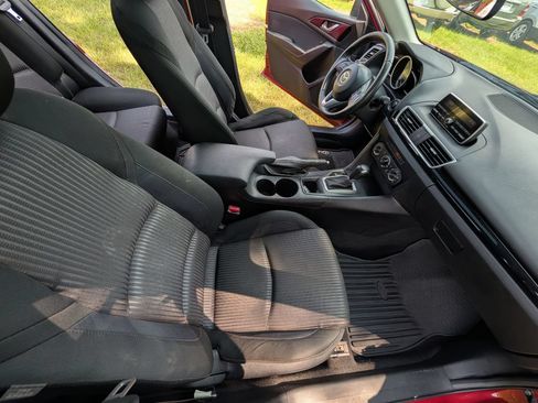 Used 2014 MAZDA MAZDA3 i Touring w/ Moonroof Package 1 FWD image 19