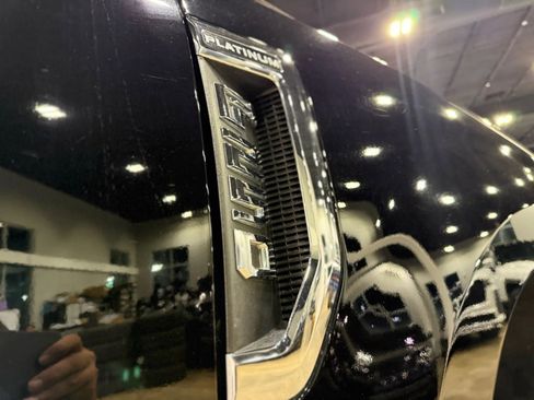 Used 2017 Ford F250 Platinum w/ Platinum Ultimate Package image 15