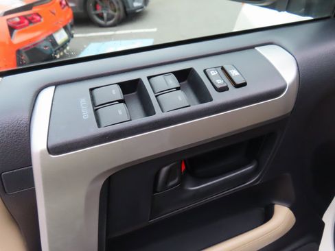 Used 2011 Toyota 4Runner 4WD image 14