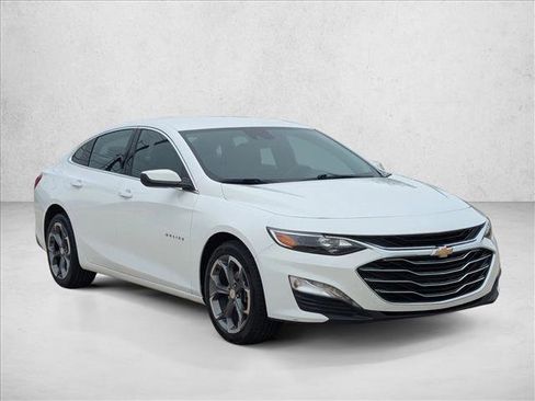 Used 2024 Chevrolet Malibu LT FWD image 3