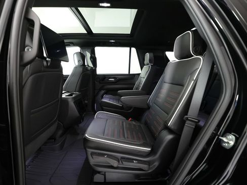 Used 2026 GMC Yukon AT4 Ultimate w/ LPO, Floor Liner Package AWD/4WD image 15