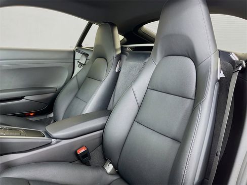 Certified 2025 Porsche 718 Cayman image 4