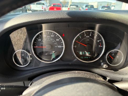 Used 2012 Jeep Wrangler Sahara w/ Dual Top Group image 13