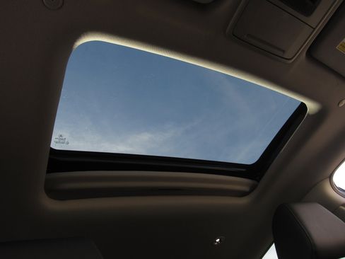 Used 2025 Acura ADX Base image 8