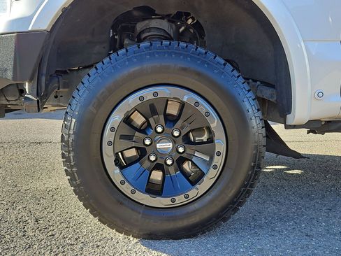 Used 2018 Ford F150 Platinum w/ Equipment Group 701A Luxury image 11