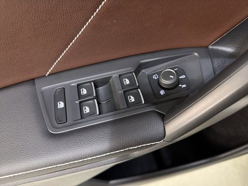 Certified 2023 Volkswagen Tiguan SEL R-Line AWD/4WD image 19