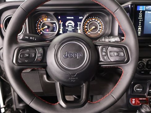 Used 2024 Jeep Wrangler Unlimited Rubicon w/ Technology Group image 3