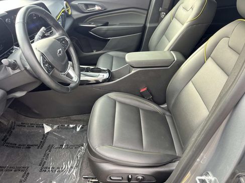 Used 2024 Chevrolet Trax ACTIV w/ Sunroof Package FWD image 13