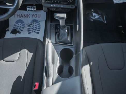 Certified 2025 Hyundai Elantra Sport image 23