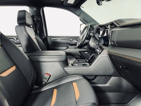 Used 2025 GMC Sierra 2500 AT4 w/ AT4 Premium Plus Package image 17