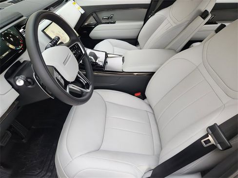 New 2026 Land Rover Range Rover Sport SE image 9