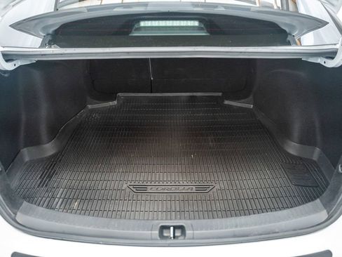 Used 2024 Toyota Corolla LE w/ LE Convenience Package FWD image 11