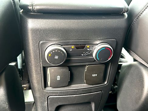 Used 2022 Ford Explorer XLT w/ Equipment Group 202A RWD image 21