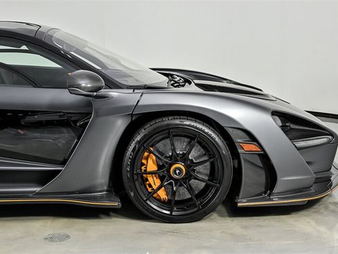 Used 2019 McLaren Senna RWD image 19