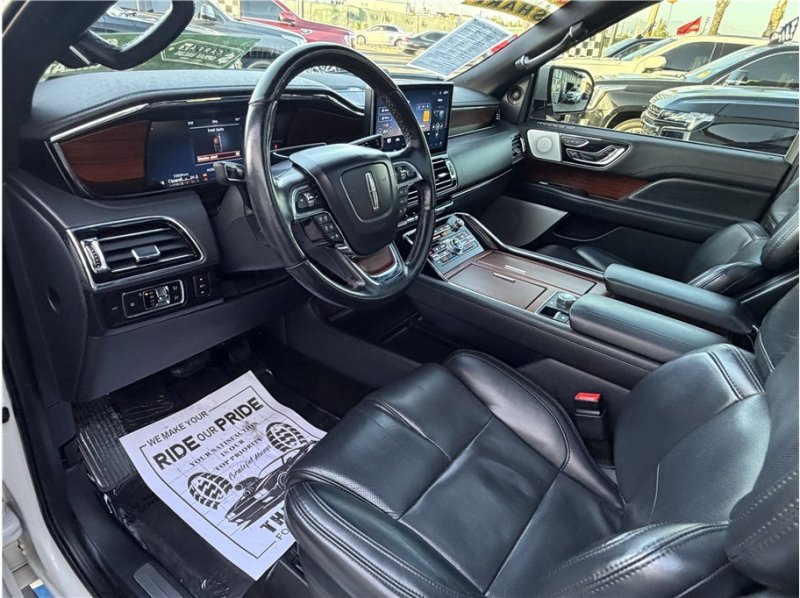 Used 2022 Lincoln Navigator L Reserve AWD/4WD image 18