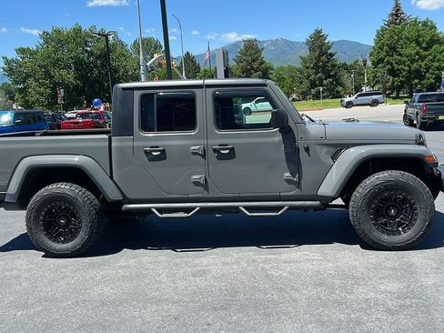 Used 2021 Jeep Gladiator Sport AWD/4WD image 4