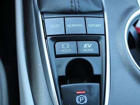 Used 2023 Toyota Camry XLE image 22