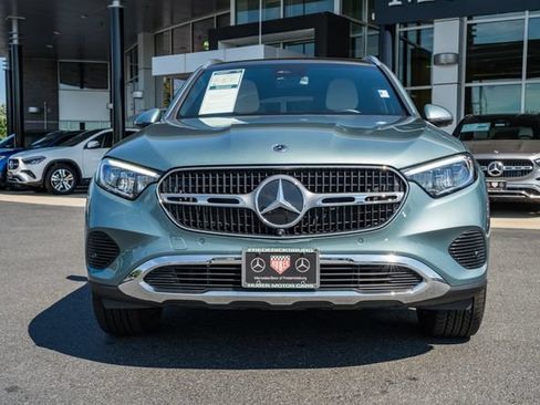 Used 2025 Mercedes-Benz GLC 350e 4MATIC image 2