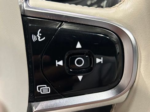 Used 2023 Volvo XC60 B5 Plus w/ Climate Package AWD/4WD image 14