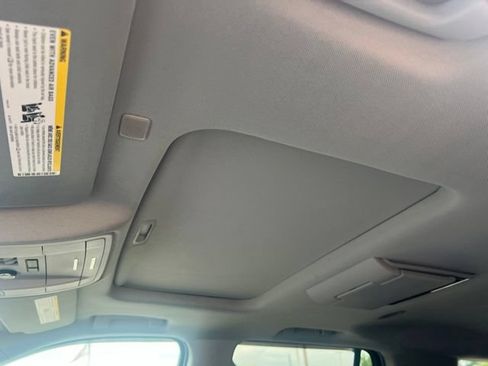 Used 2018 Chevrolet Tahoe Premier AWD/4WD image 18