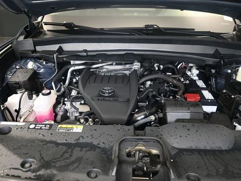 Used 2025 Toyota Grand Highlander AWD image 25