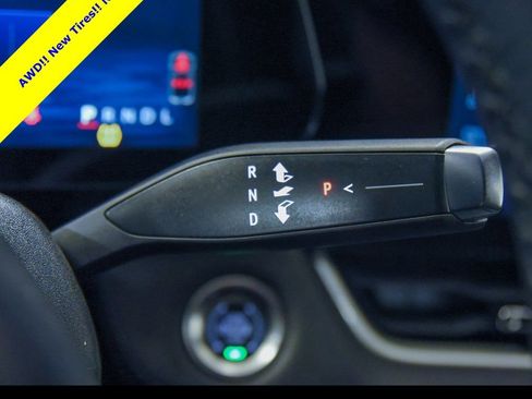 Used 2025 Chevrolet Equinox LT w/ Convenience Package II image 25