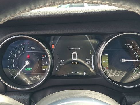 Used 2023 Jeep Wrangler Unlimited Sahara w/ Cold Weather Group AWD/4WD image 21