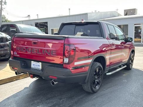 Used 2025 Honda Ridgeline Black Edition image 11