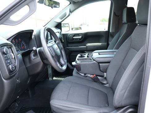 Used 2021 Chevrolet Silverado 1500 Custom Trail Boss w/ LPO, Dark Essentials Package AWD/4WD image 9
