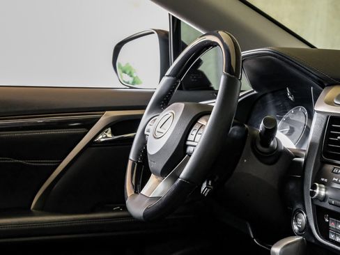 Used 2019 Lexus RX 350 FWD w/ Luxury Package image 13