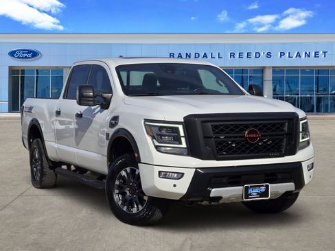 Used 2023 Nissan Titan PRO-4X w/ Pro-4x Convenience Package AWD/4WD image 1