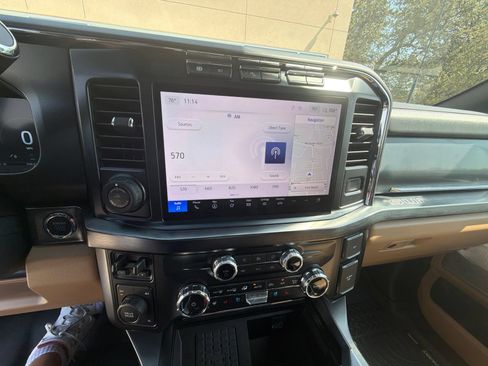 Used 2024 Ford F350 Lariat w/ Lariat Ultimate Package AWD/4WD image 12