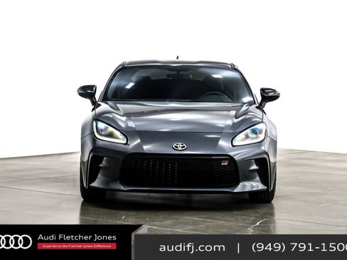 Used 2023 Toyota GR86 image 2
