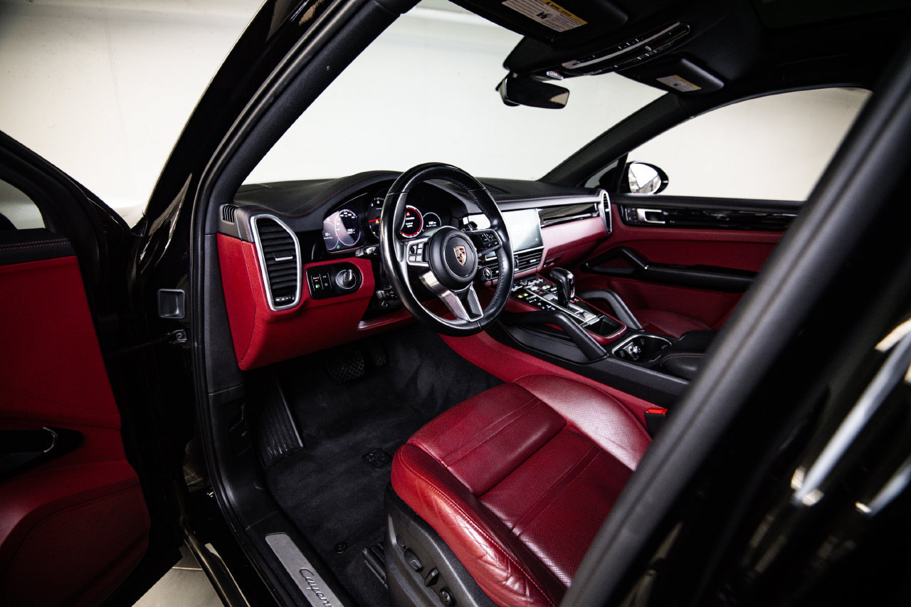 Certified 2023 Porsche Cayenne Coupe AWD/4WD image 4