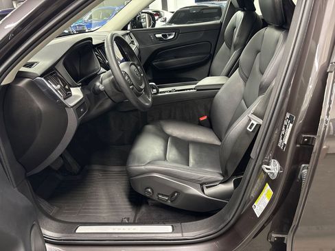 Used 2024 Volvo XC60 B5 Core w/ Climate Package image 28